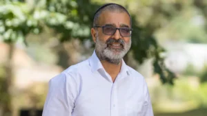 Rabbi Zarbib Turns Down Party Offer, Prioritizes Non-Partisanship