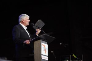 Franklin Graham Disagrees with Pope on War Prayers, Cites Biblical Examples and Modern Conflicts