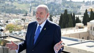 U.S. Ambassador Mike Huckabee Discusses Israel’s Territorial Claims with Tucker Carlson: A Debate on Legal, Historical, and Religious Legitimacy