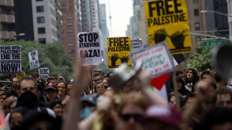 NYC Anti-Israel Activists Protest at Synagogue Over Israeli Real Estate Event