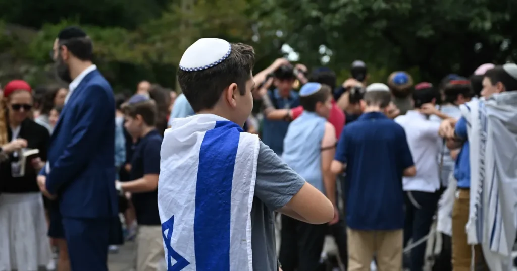 Jewish Student Vigil at New York City Mayor’s Residence Highlights Divisions Over Israel Criticism