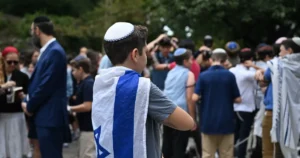 Jewish Student Vigil at New York City Mayor’s Residence Highlights Divisions Over Israel Criticism