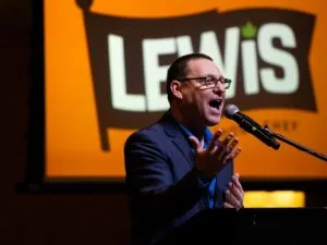 “Avi Lewis’ Defense of Anti-Zionism Critiqued by Eli Rubenstein in Light of Historical Context”