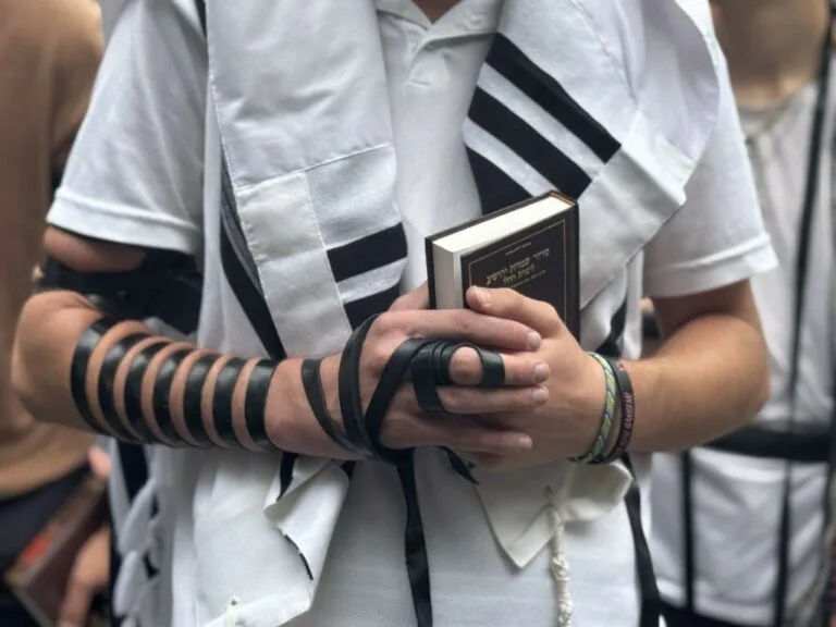 Jewish Students Gather for Prayer Vigil on Upper East Side Amid Antisemitism Concerns