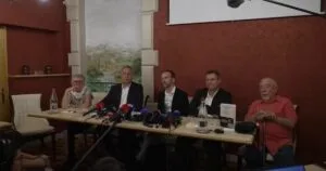 French Clergy Abuse Survivors Praise Pope Leo XIV for Listening During Private Meeting