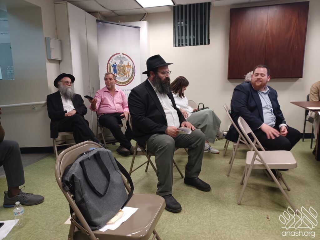 Activists Voice Opposition to Proposed Mega Homeless Shelter at Community Board Meeting in Crown Heights