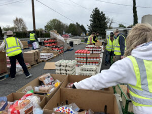 Pasco Riverview Church Volunteers Serve 1,500 Families Weekly Through Food Pantry and Community Outreach