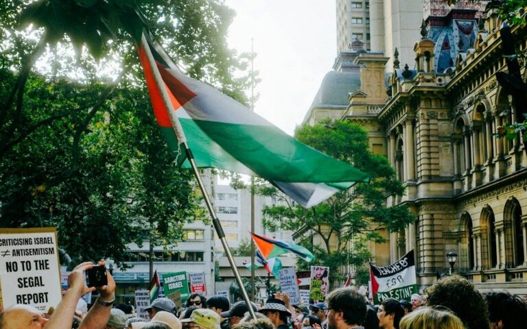 “Debate Intensifies Over IHRA Definition of Antisemitism and Its Impact on Criticism of Israel”