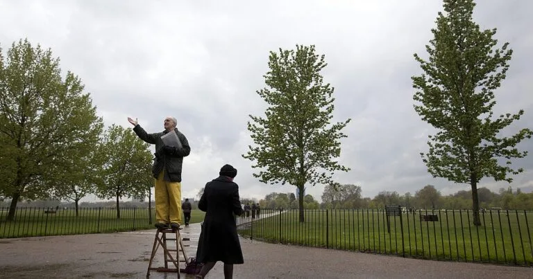 West London Officials Reverse Street Preaching Ban After Church Pushback