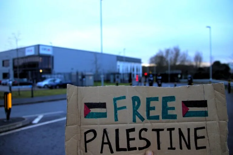UK Government Documents Reveal David Cameron Advised Continuing Arms Exports to Israel, Accepting Different Interpretation of International Humanitarian Law Obligations