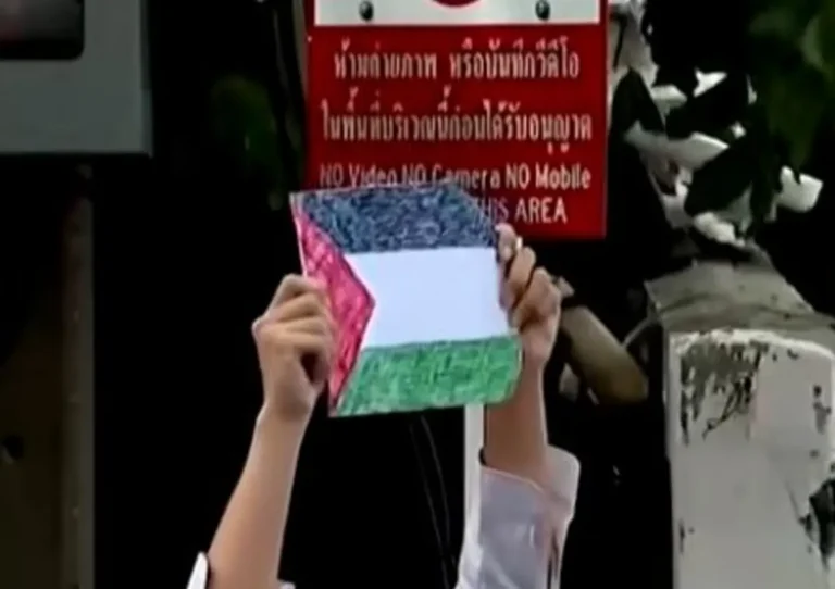 Protesters Demonstrate Outside Israeli Embassy in Thailand, Jewish Event Canceled Due to Security Concerns