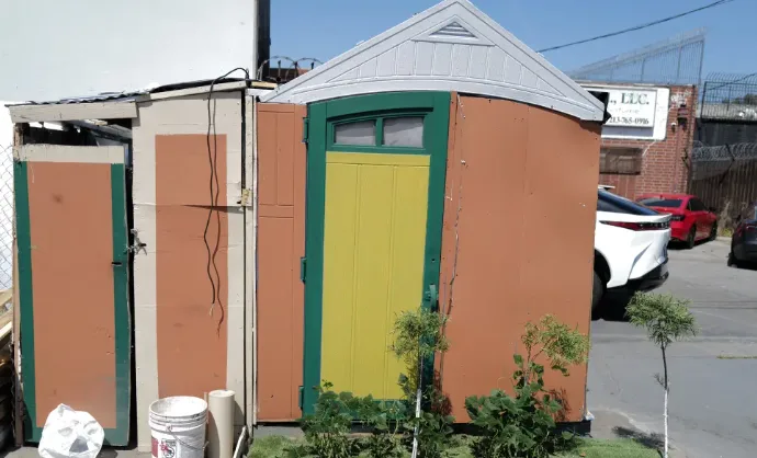 Los Angeles Homeless Build $100 Wooden Houses as Part of Emerging Micro-Communities