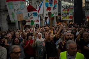 Hundreds Gather in Vigo to Demand Housing Measures Amid Crisis: “No More Maricarmen!”