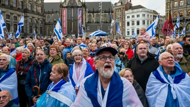 Amsterdam Christians rally in support of Israel amid anti-Zionist protests and police clashes