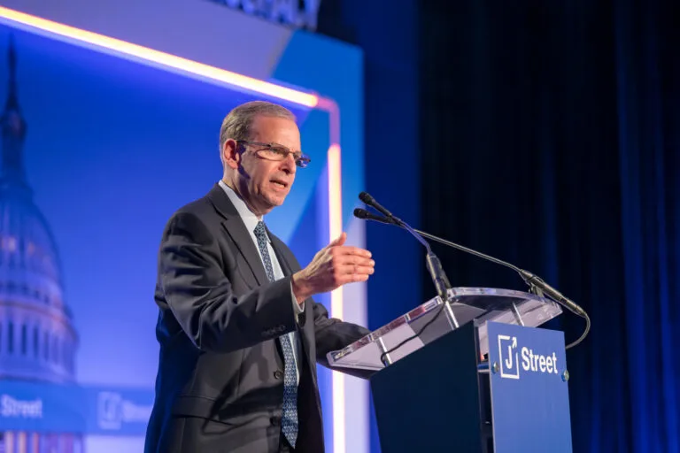 J Street Forms Advisory Council to Shape Pro-Israel Strategy in Democratic Party