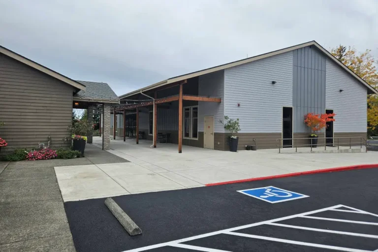 Enumclaw Church Faces Lawsuit Over Alleged Inappropriate Communication by Youth Pastor