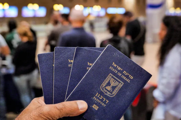 Survey: Over a Third of Israelis Say Rise in Anti-Semitism Increases Need for Foreign Passport