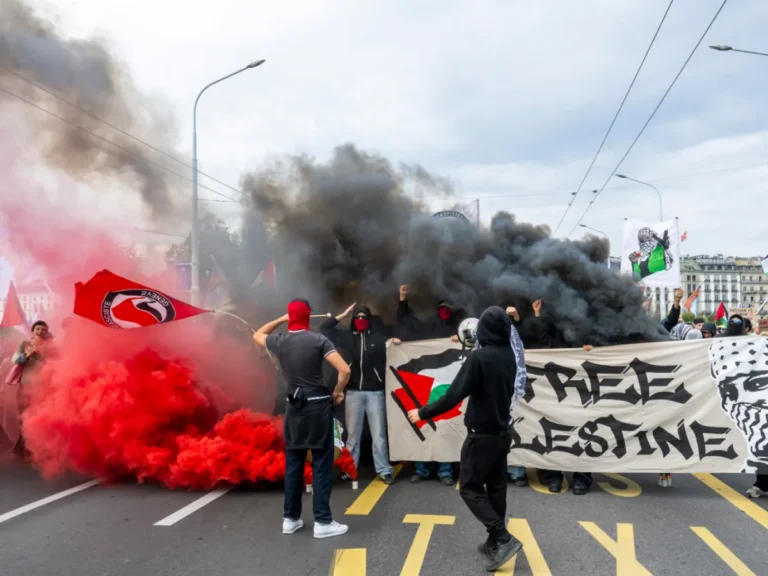 A demonstration in Geneva demands sanctions against Israel and calls for cutting ties with the country