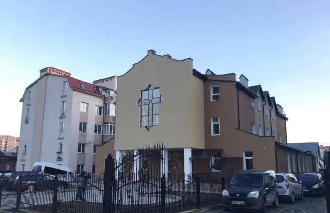 A homeless shelter for 40 people opens in Lviv with kitchen and bath facilities.