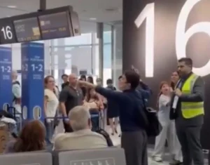 Pro-Palestinian Activist Shouts at Israelis at Tokyo Airport, Passengers Respond with “Am Yisrael Chai” Song