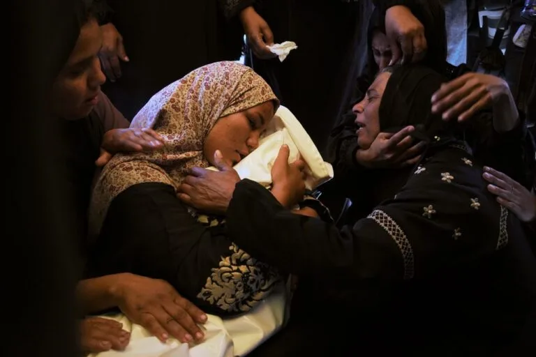 Israeli Forces Carry Out Deadly Strikes in Gaza Despite Ceasefire Agreement