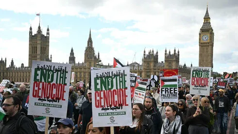 Thousands Protest Against Israel in London, Call for Release of Marwan Barghouti