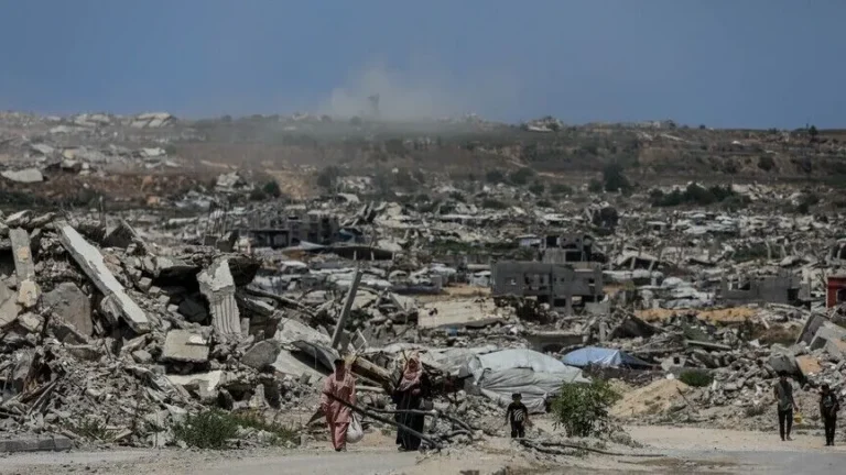 Hamas Accuses Netanyahu of Undermining Ceasefire Talks After Israeli Strike in Gaza