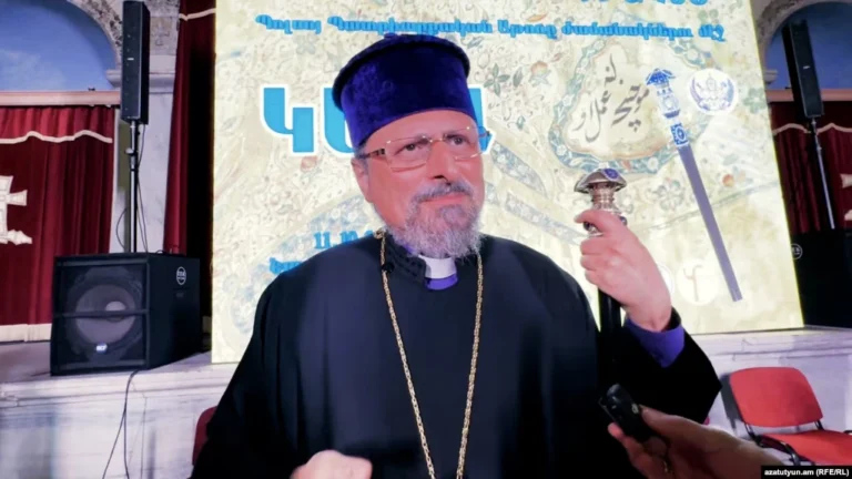 Armenian Patriarchate of Turkey Supports Catholicos of All Armenians and Bishops