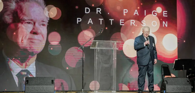 Paige Patterson praises independent Baptists for prioritizing evangelism