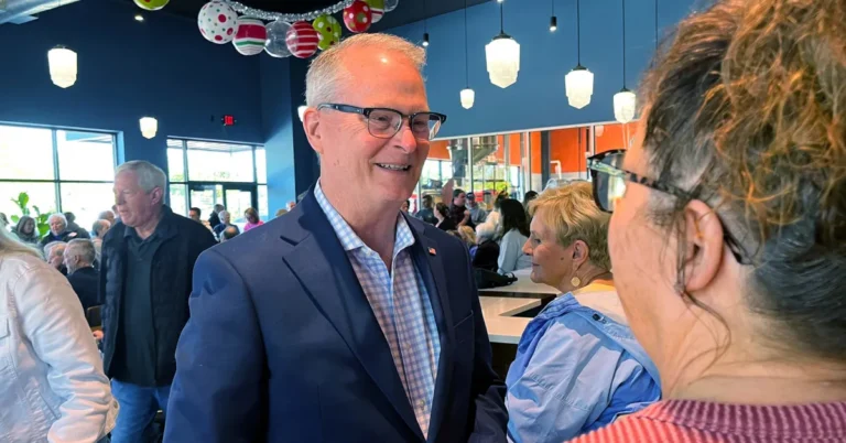Adam Hamilton, Megachurch Pastor, Wins Democratic Senate Primary in Kansas