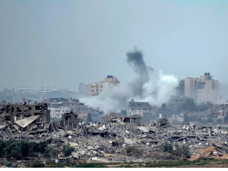 One Palestinian Killed in Israeli Airstrike on House in Central Gaza Strip