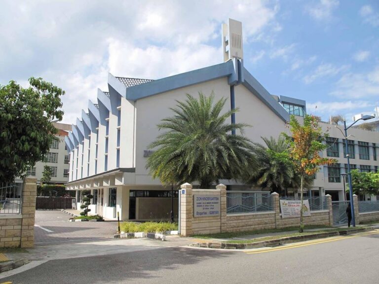 Zion Serangoon Bible Presbyterian Church Offers Free Hot Lunch to Private Hire Drivers During Coronavirus Pandemic