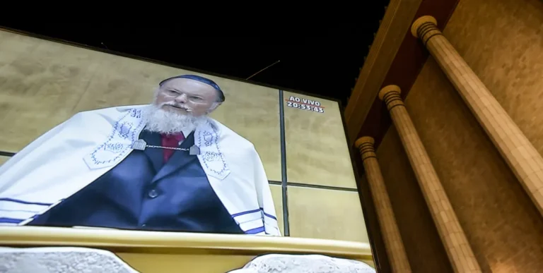 Far-Right Evangelical Media Empire Exploited to Investigate Journalists Critical of Bolsonaro