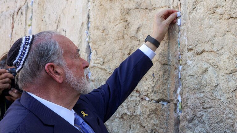 Mike Huckabee’s Comments on Israel’s Borders Rooted in Christian Zionism Theology