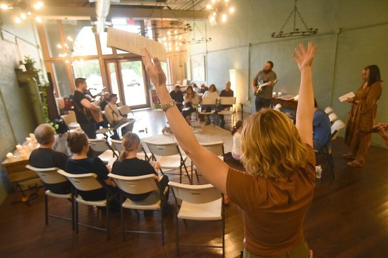 Evangelical Free Church in Chattanooga, Tennessee, faces shrinking membership amid evolving spiritual community dynamics