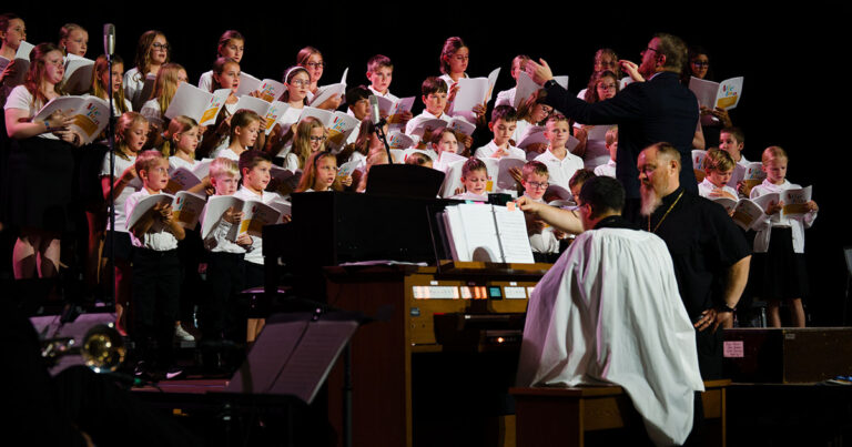 Convention Opening Service Highlights Youth Choir from Across the Synod