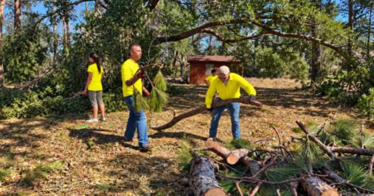 Hundreds of Latter-day Saint volunteers provide hurricane relief in Florida