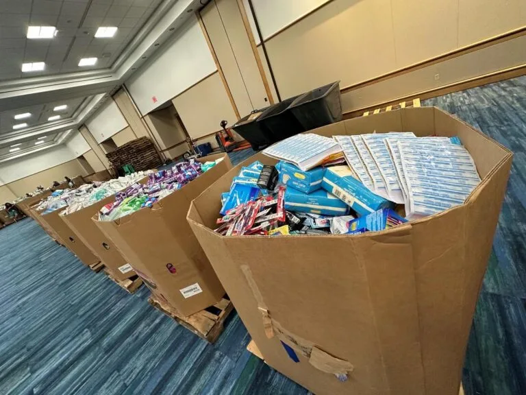Nazarene Youth Conference Completes Community Service Projects in Tampa Bay (Tampa, Florida)
