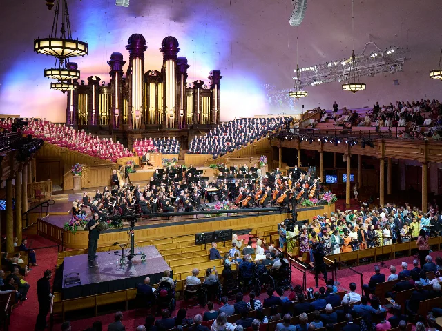 Tabernacle Choir Launches Weekly Broadcast to Africa