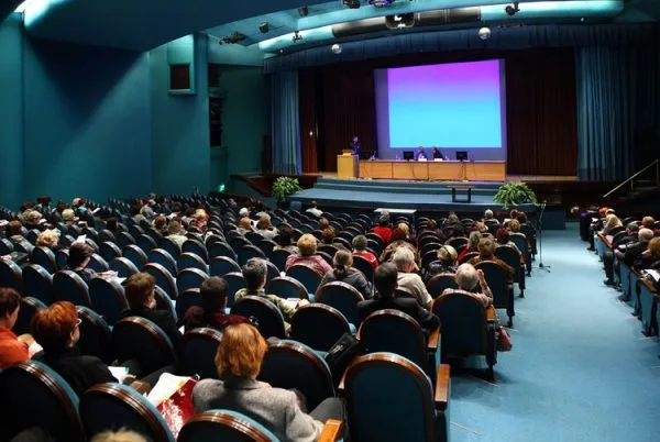Jamaican Jehovah’s Witnesses Host First International Conference in Patois