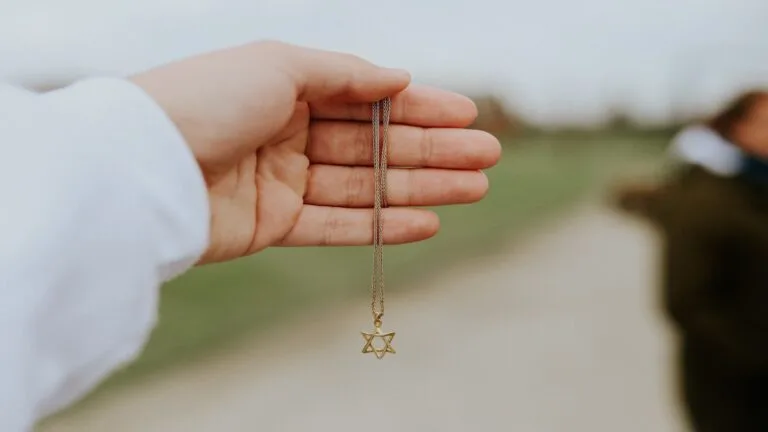 Messianic Jewish Congregations Explore Strategies for Gospel Sharing Amid Cultural and Theological Differences
