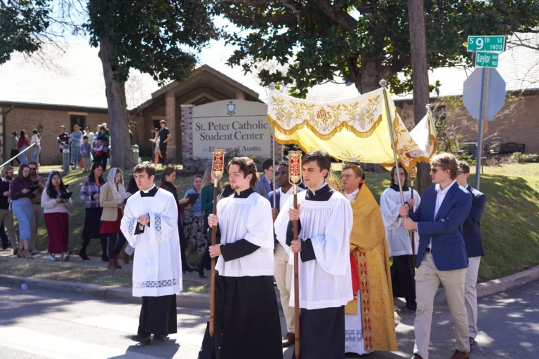 Students on College Campuses Report Increased Interest in Catholicism